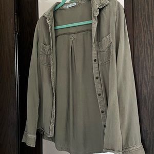 Maurice’s Button Up